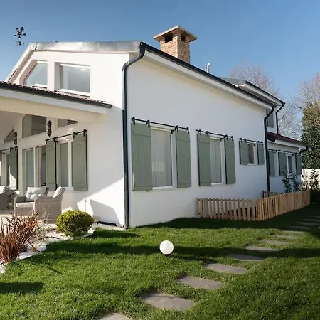 Num'a Ev Akmese Villa